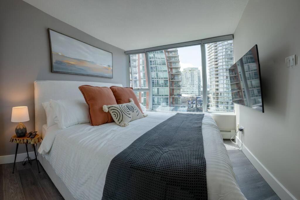 Downtown King Suite-Surround Views-Pool/Gym/Parkng Vancouver Kültér fotó